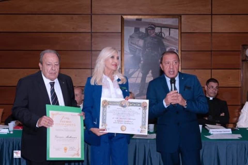CONFERIMENTO MEDAGLIA ACCADEMICA AL DOTT. MALLAMACI DALLA  NORMAN ACCADEMY INC.